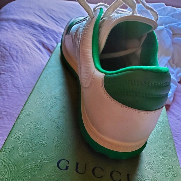 Gucci Sneakers - Picture 1 of 8